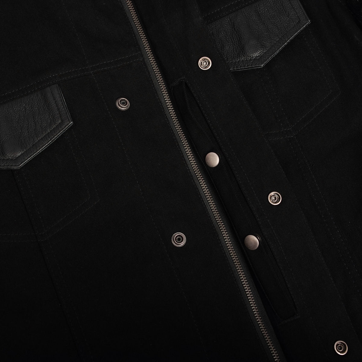 BSM1115 Men's Full Cut Denim Shirt W/Leather Trim