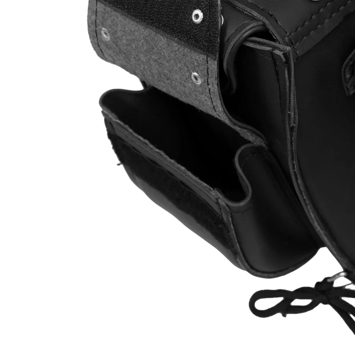 BSM4537 TWO STRAP SADDLE BAG W/ STUDS
